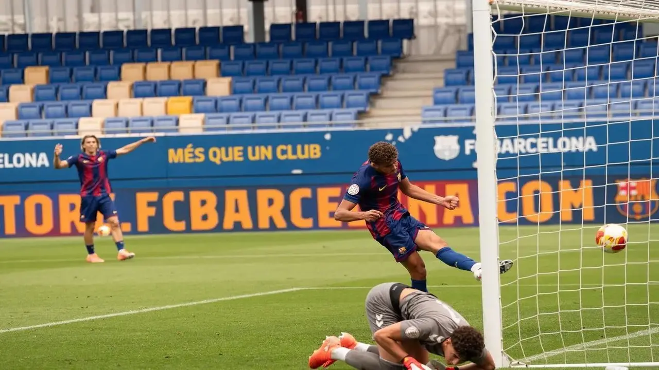 قائمة برشلونة تحت 19 عامًا أمام لاس بالماس في نصف نهائي كأس دوري الأبطال.. موقف حمزة عبد الكريم